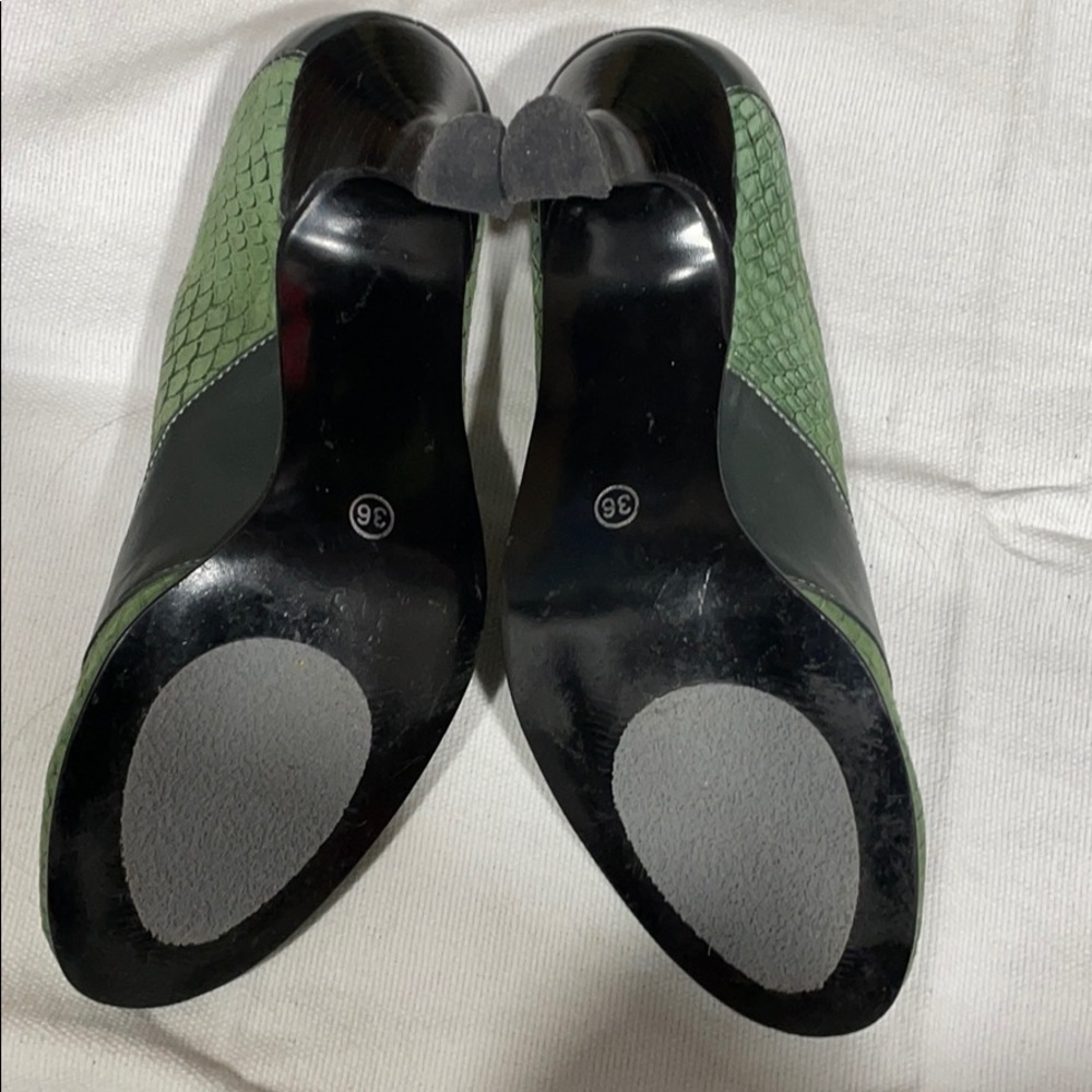Shoes - Picture 3 of 3